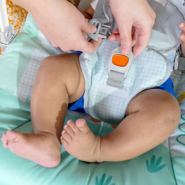 BRIGHT STARTS Húpatko vibrujúce Wild Vibes™ Infant to Toddler 0m+ do 18 kg 